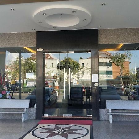 Maxi Inn Bintulu Bagian luar foto